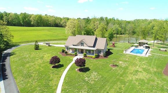 1st image of 2957 Doris Dr