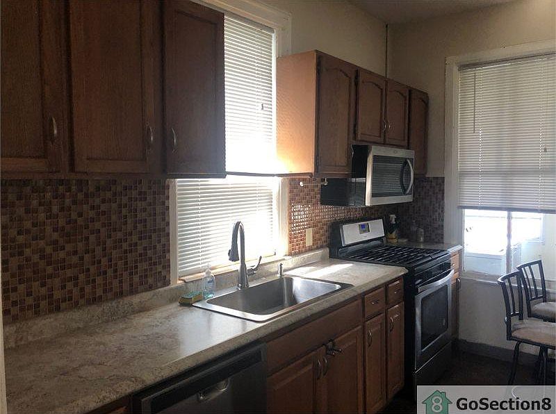 1st image of 1916 N Mozart St #2