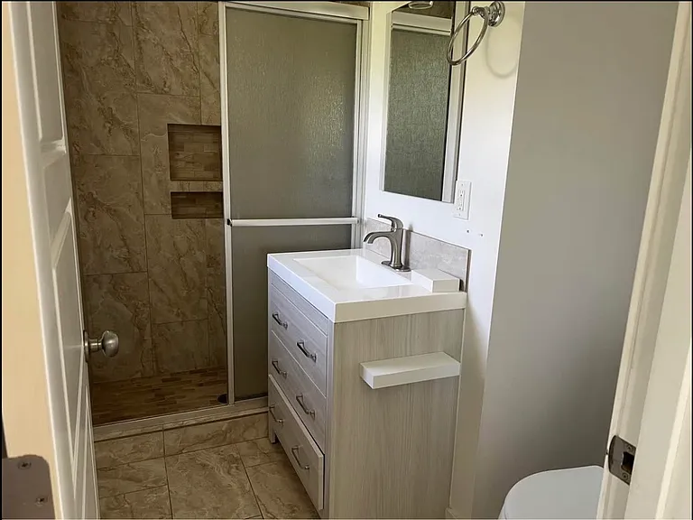 2115 W 8th Pl — Photo 11