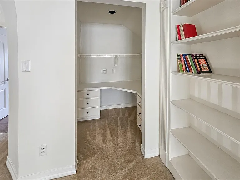 6010 Serrano Terrace Ln — Photo 23