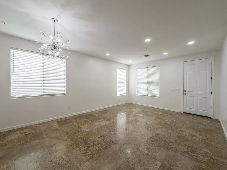 7159 W Caleb Rd — Photo 2