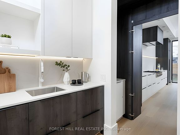 4th image of 170 Ranee Ave