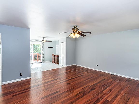 3rd image of 9612 Hale Dr