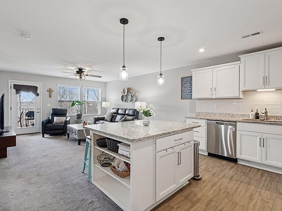 19-web-or-mls-Piazza Rdg-S0601-019