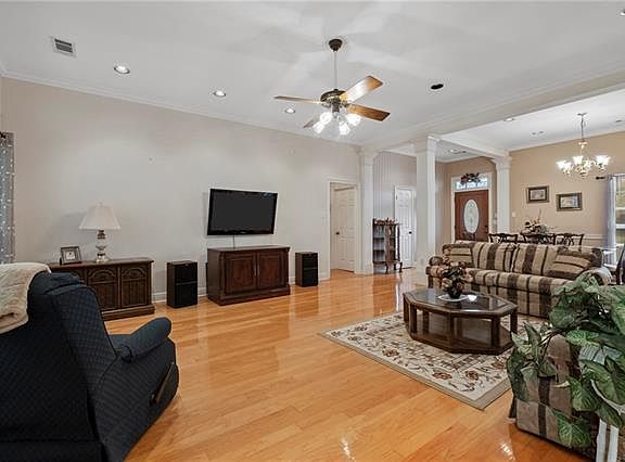4th image of 871 Avenue Louis Quatroze