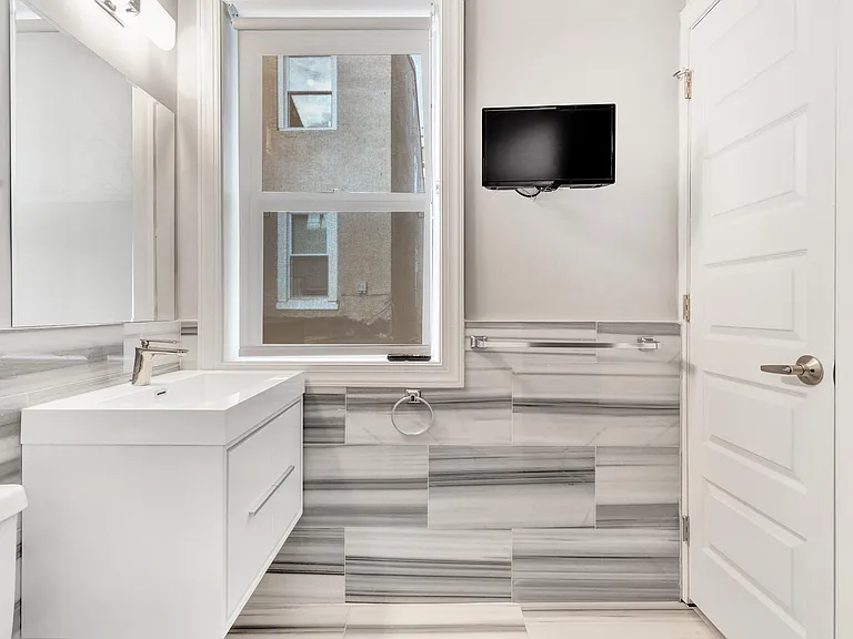 602 S 2nd St #1 — Photo 10
