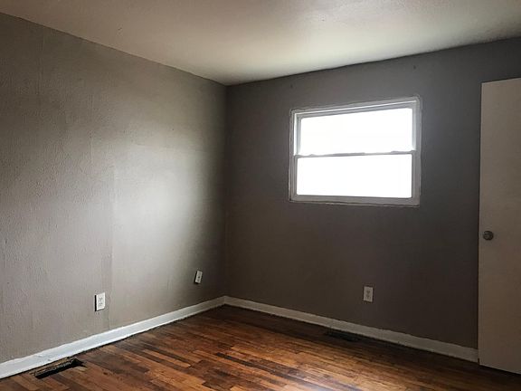 5th image of 444 S Yale Ave