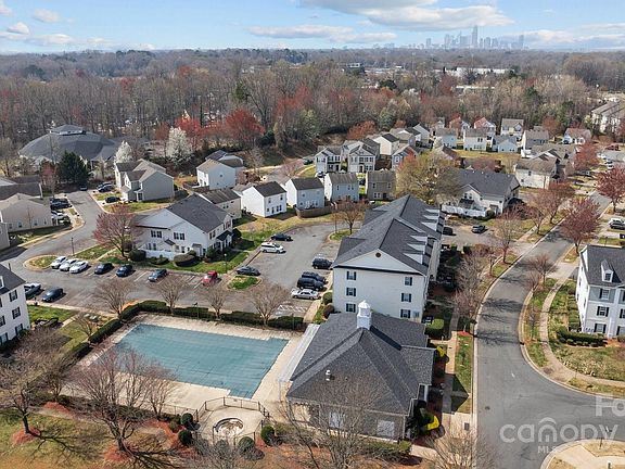 4th image of 4627 Eaves Ln