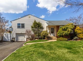 30 Eaton Rd, Syosset, NY 11791