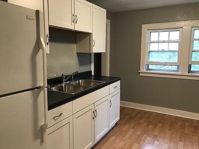 1st image of 2026 Bellevue Ave #2