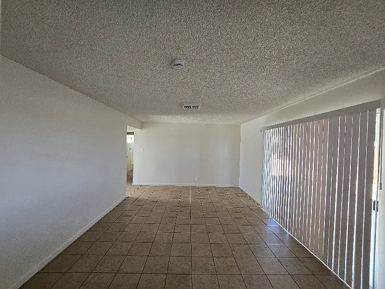 917 Ann St — Photo 5