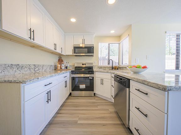 3rd image of 2174 Lejano Way