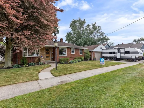 654 Centre St E, Essex, ON N0R 1G0