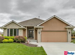 1817 Deerfield Way, Papillion, NE 68133