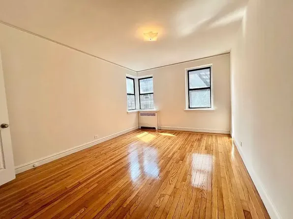 2265 University Avenue image 3 of 5