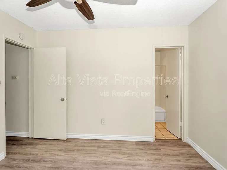 855 Emerald St #A — Photo 16