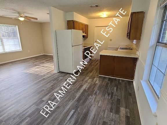 3rd image of 7123 Senterfitt Rd