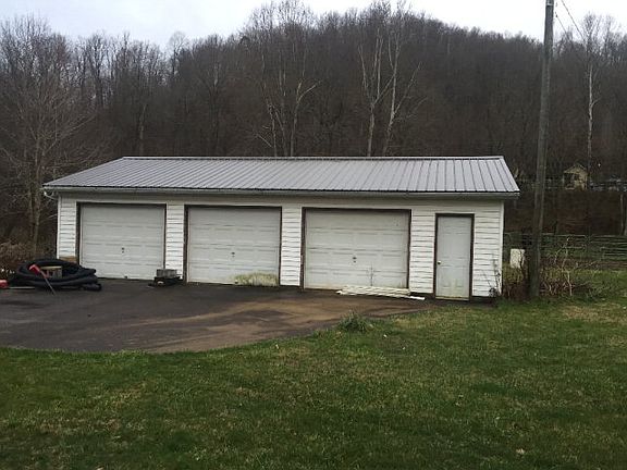 3rd image of 1813 Lower White Oak Rd