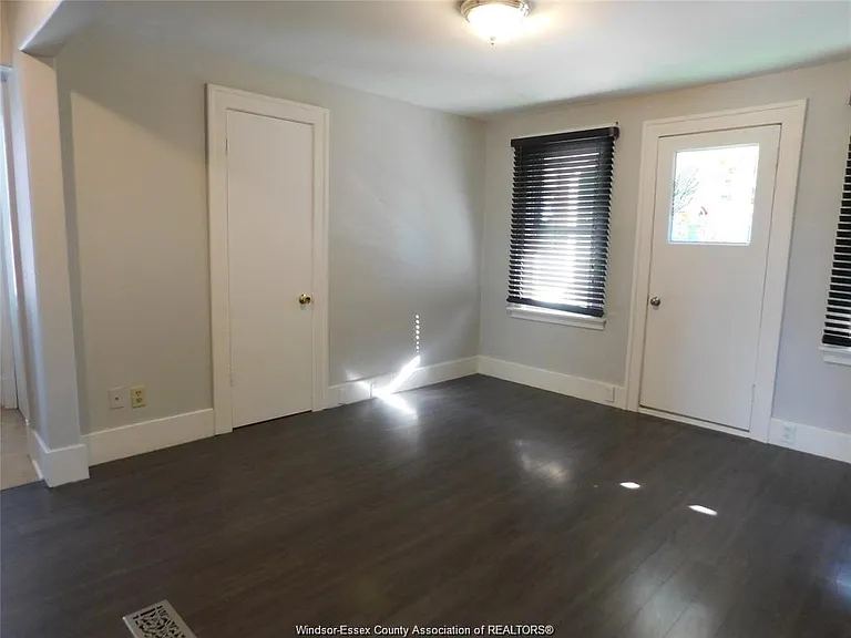 2246 Mercer St #UPPER — Photo 3