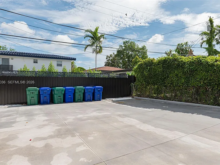 1721 SW 13th St #4 — Photo 22