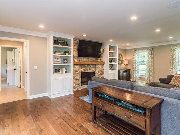 4th image of 10409 Hopewell Hills Dr