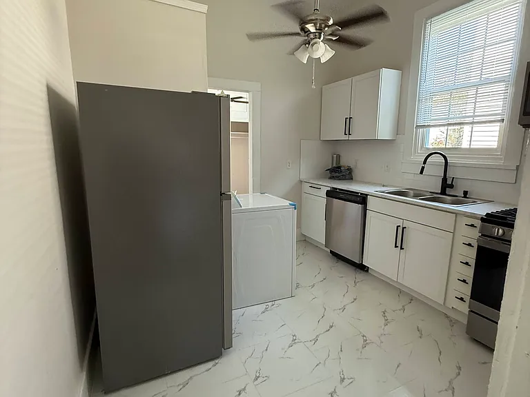 4419 Coliseum St #C — Photo 5