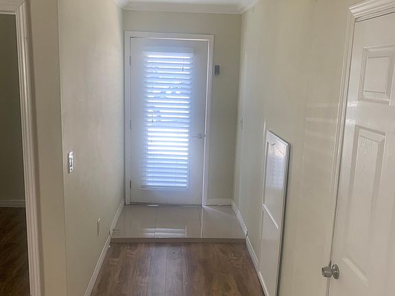 3rd image of 3606 W 105th St APT 1