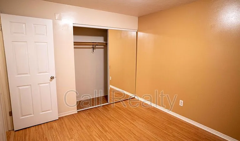 5223 N Crestline St — Photo 6
