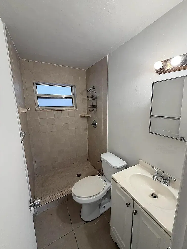 2 bed, 560 sqft, $1,650 — Photo 3