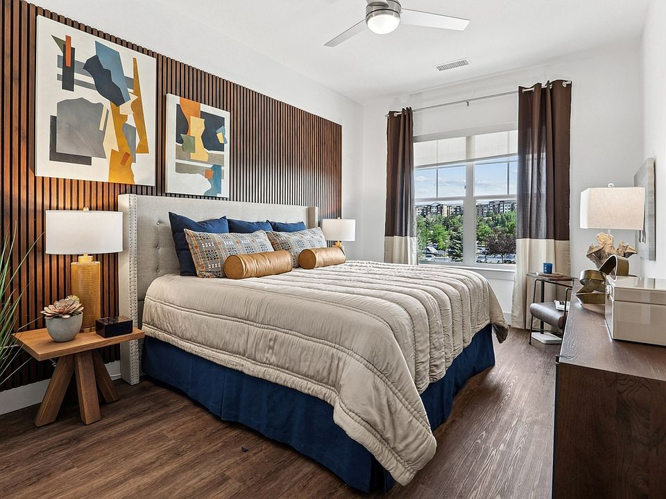 The Elmwood Bedroom