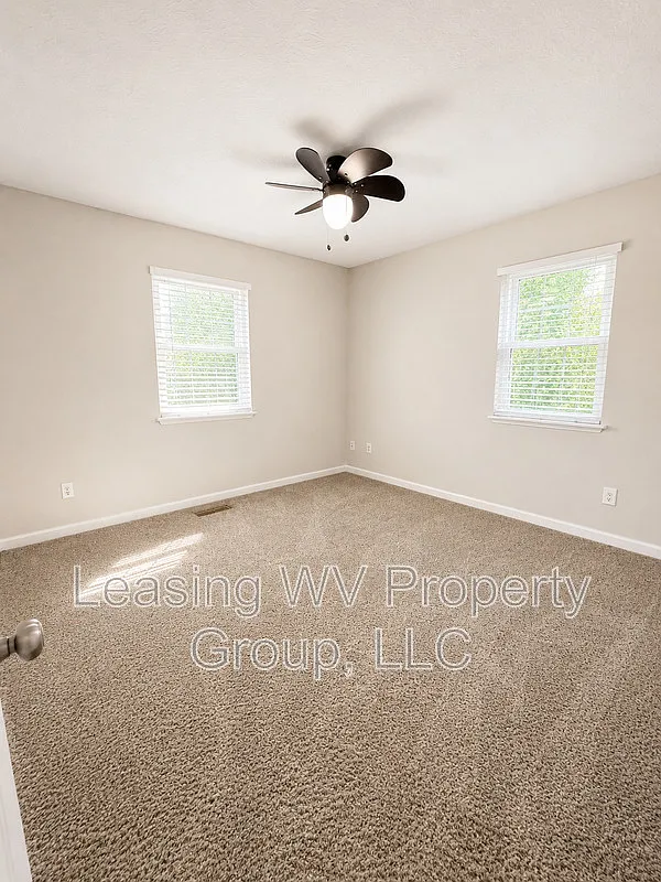 4 bed, 1.5 bath, 1600 sqft, $1,675 — Photo 3