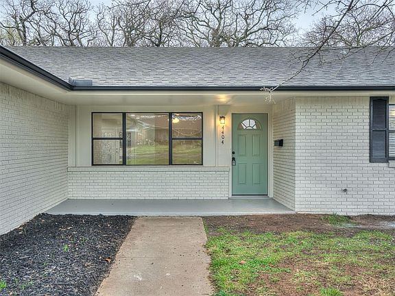 2nd image of 4404 Woods Dr