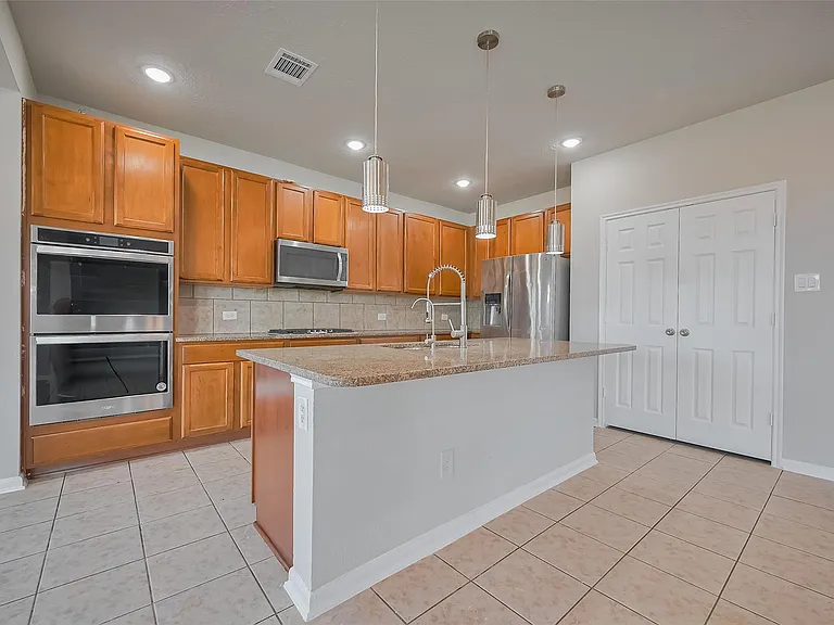 24114 Morrison Ln — Photo 12