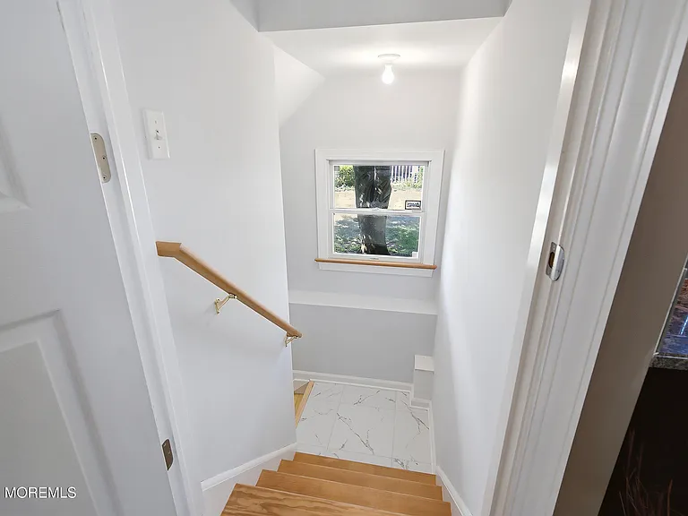 39 Hilltop Rd — Photo 50