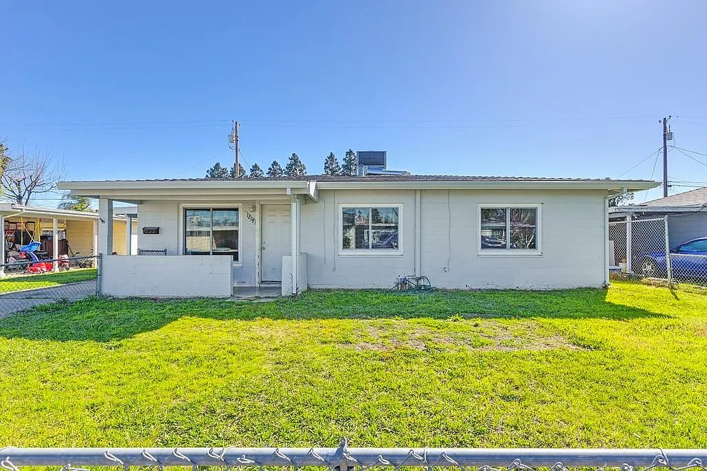 1219 Rosemary Ln photo 1