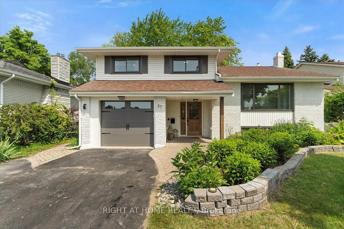 4 bed, $2,800 — Photo 1