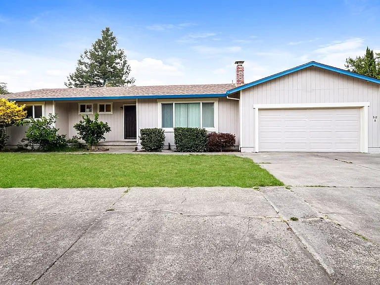 517 Debbie Dr — Photo 1