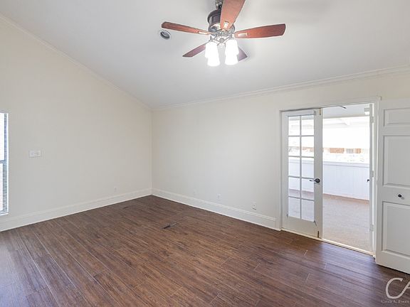 4th image of 31 Harbour Town St