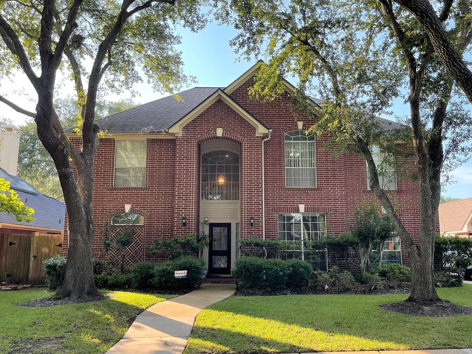 5 bed, 3.5 bath, 3135 sqft, $2,995 — Photo 1