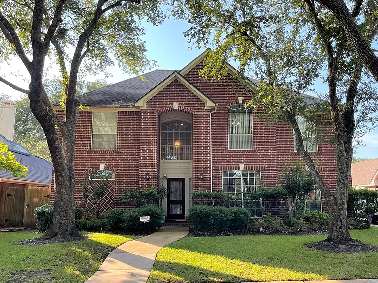 2218 Cypress Run Dr — Photo 1