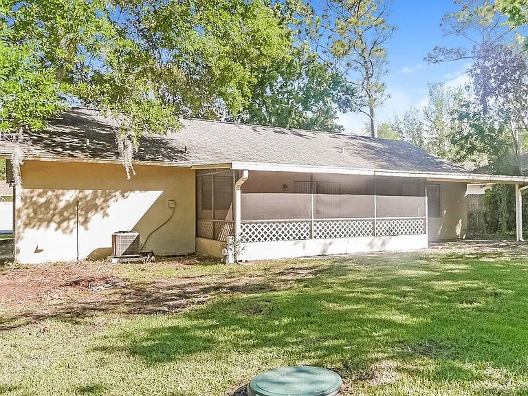 4085 Scotland St — Photo 16