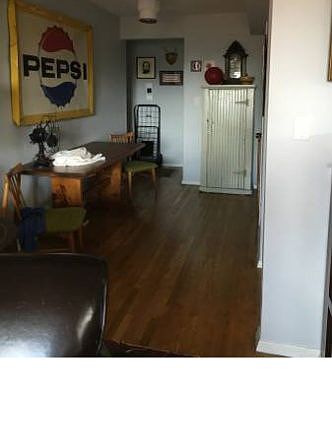 2nd image of 2544 Crescent St #5JK