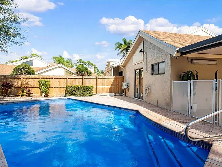 7659 Sierra Ter W — Photo 6