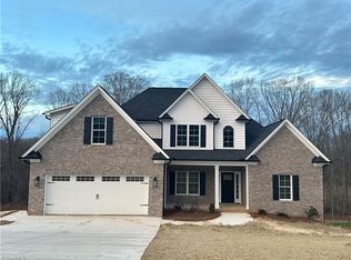 268 Pipers Rdg W, Winston Salem, NC 27127
