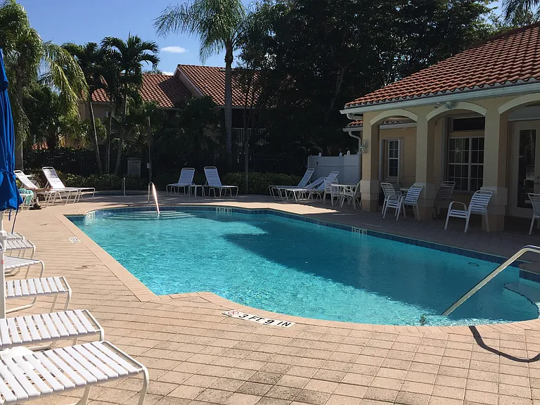 Rosewood Pointe Ln — Photo 10