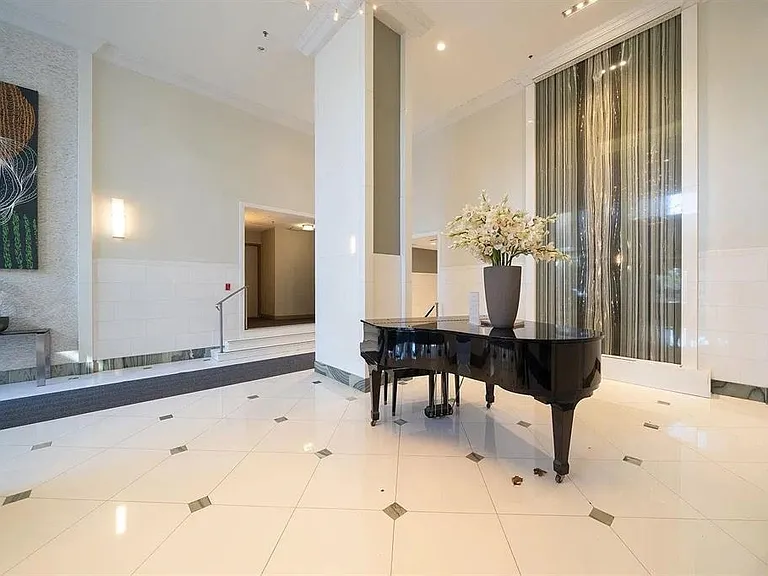 45 River Dr S #907 — Photo 12