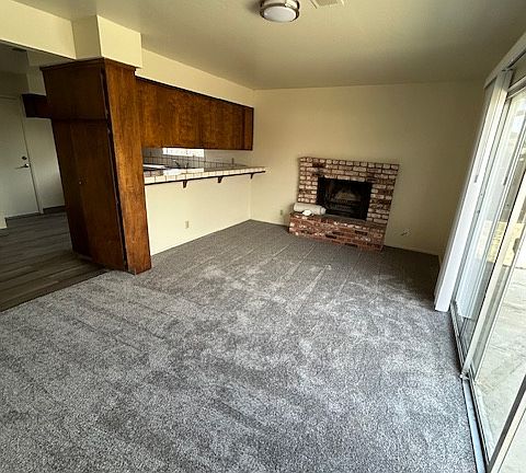 3rd image of 921 Plum Ct