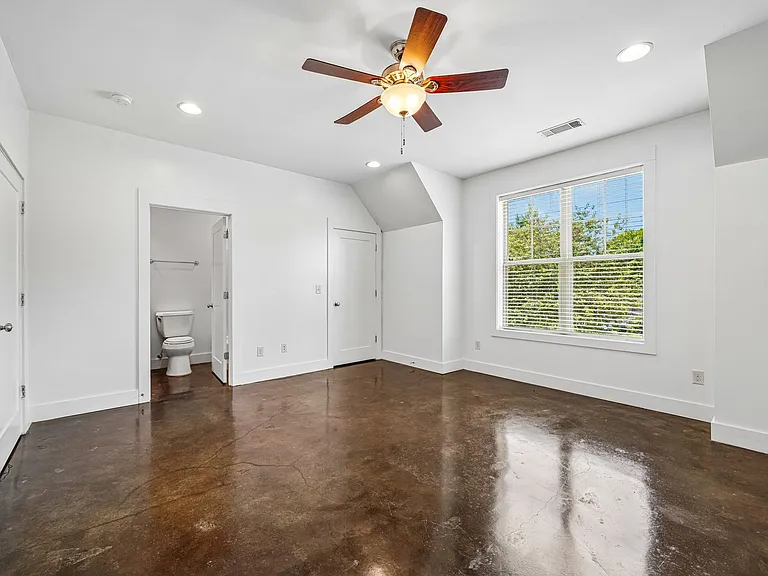 Beverly Townhomes — Photo 20