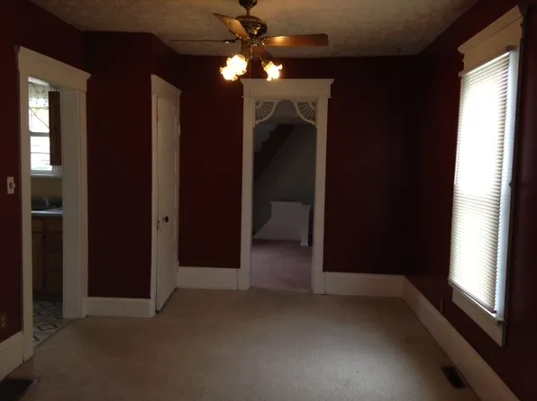 2106 Utah Ct NW, Canton, OH 44709