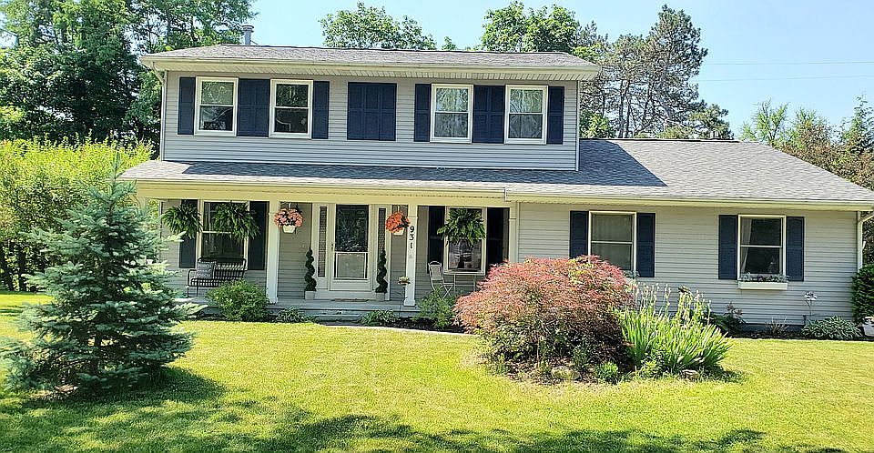 1st image of 931 Woodfield Dr